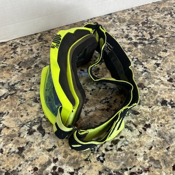 100% Accuri Goggles - Flo Yellow Adult Motorcycle Ski Sled Snowboard - Picture 5 of 6